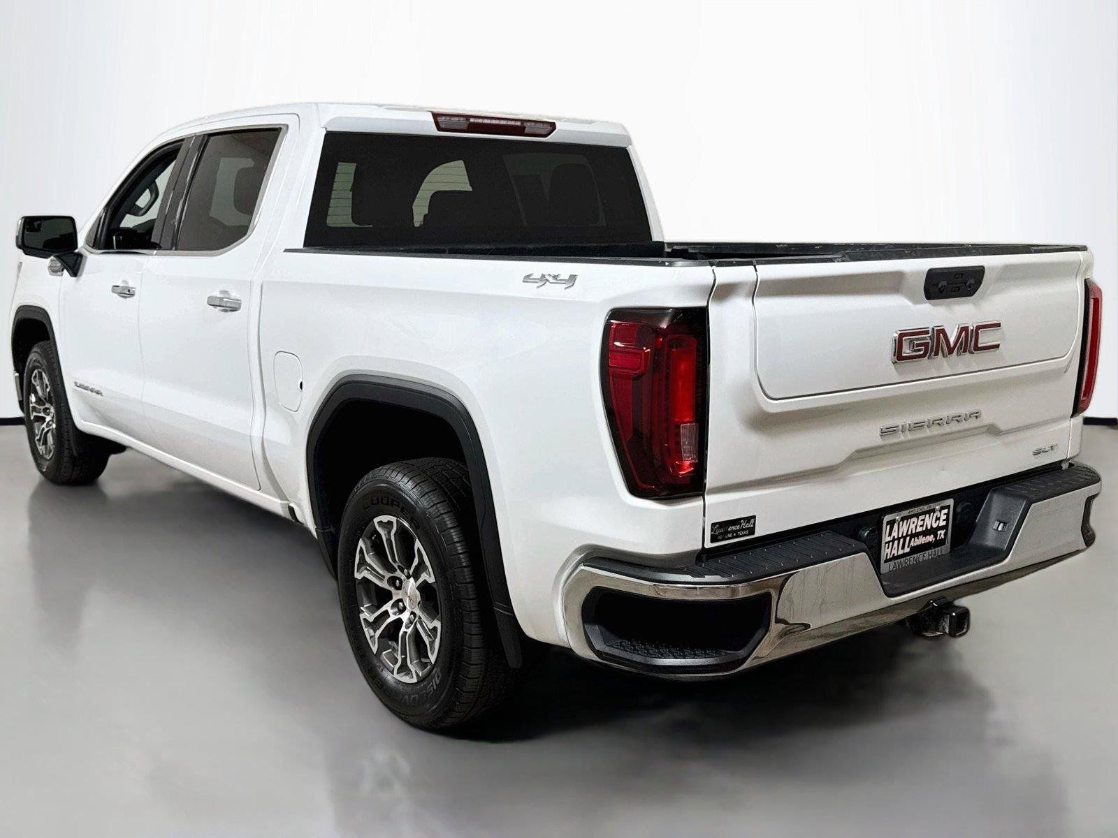 Used 2025 GMC Sierra 1500 SLT AWD/4WD image 6