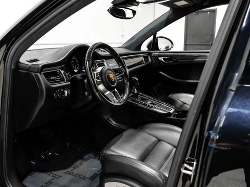 Used 2018 Porsche Macan Turbo w/ Premium Package Plus image 15