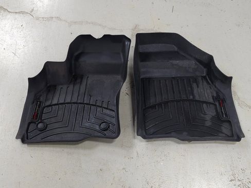 Used 2022 Chevrolet Bolt EUV Premier w/ Sun & Sound Package image 10