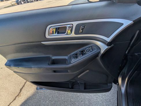 Used 2013 Ford Explorer XLT w/ Class III Trailer Tow Pkg image 9