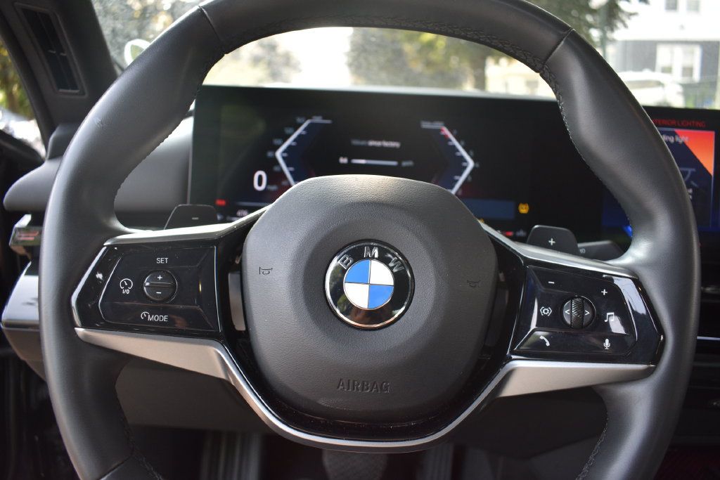 Used 2025 BMW 530i RWD image 12