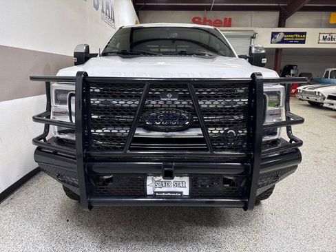 Used 2022 Ford F350 Platinum w/ FX4 Off-Road Package image 2