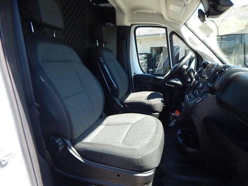 Used 2025 RAM ProMaster 2500 w/ U-Haul Equipment Group FWD image 19