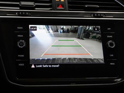Used 2022 Volkswagen Tiguan SE image 29