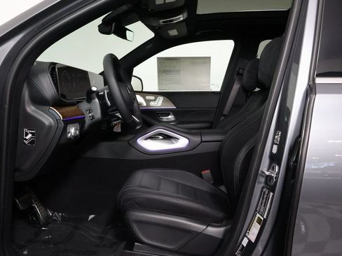 New 2026 Mercedes-Benz GLS 580 4MATIC image 5