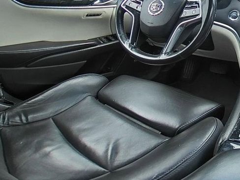 Used 2013 Cadillac XTS Platinum FWD image 20