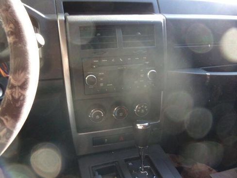 Used 2010 Jeep Liberty Sport image 9