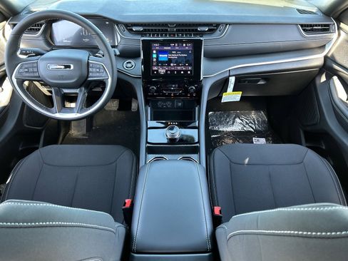 New 2026 Jeep Grand Cherokee Laredo X image 13