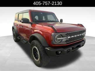 Used 2023 Ford Bronco Badlands w/ Sasquatch Package AWD/4WD video 2