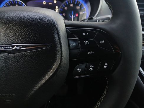 Used 2026 Chrysler Pacifica Limited w/ S Appearance Package FWD image 25