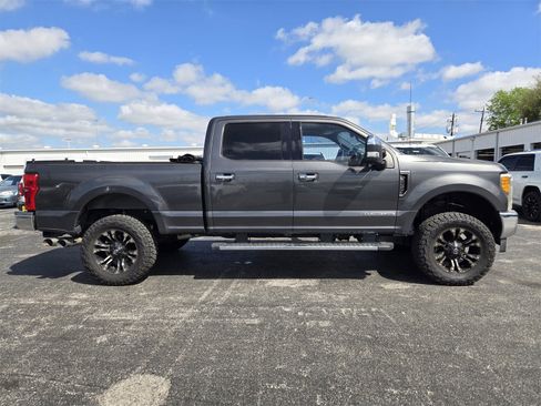 Used 2017 Ford F250 Lariat w/ Lariat Ultimate Package image 3