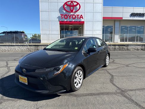 Used 2024 Toyota Corolla LE FWD image 1