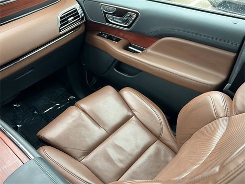 Used 2022 Lincoln Navigator Reserve image 14