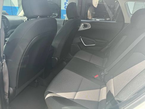 Used 2020 Kia Soul LX image 10