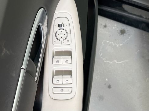 Used 2023 Hyundai Sonata SEL w/ Cargo Package image 18