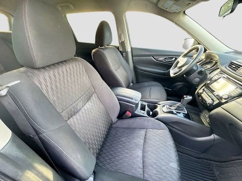 Used 2020 Nissan Rogue SV image 28