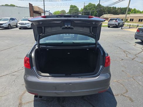 Used 2014 Volkswagen Jetta SE FWD image 17