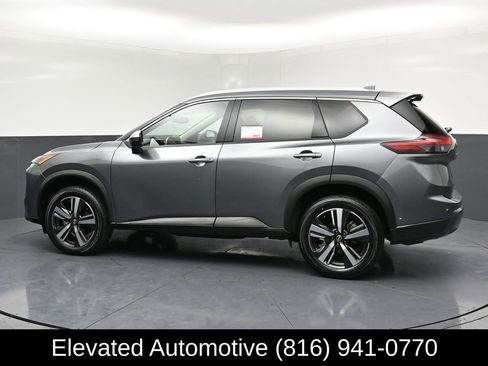 Used 2025 Nissan Rogue SL FWD image 29