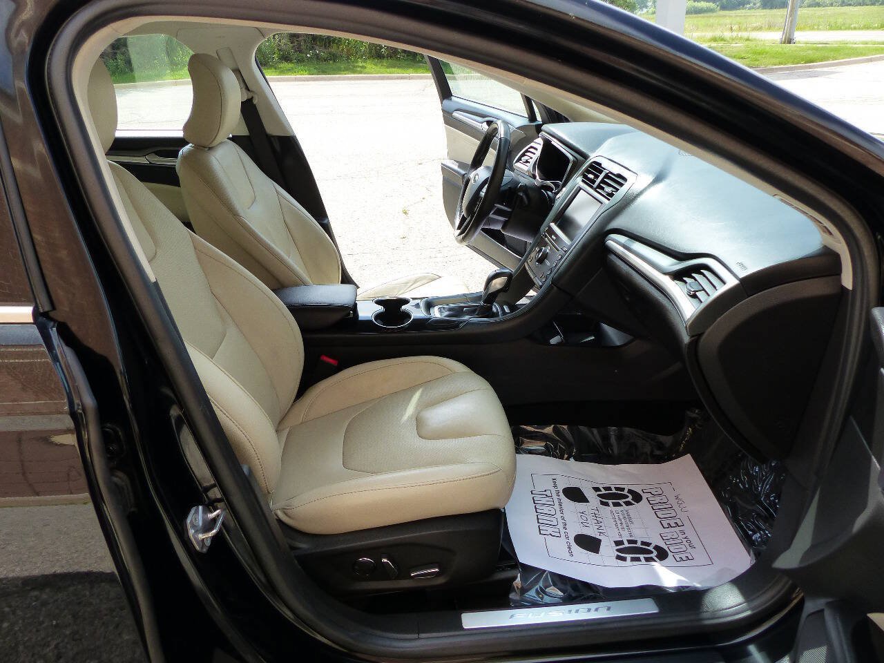 Used 2016 Ford Fusion Titanium FWD image 43