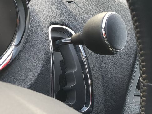 Used 2017 Dodge Grand Caravan SXT image 36