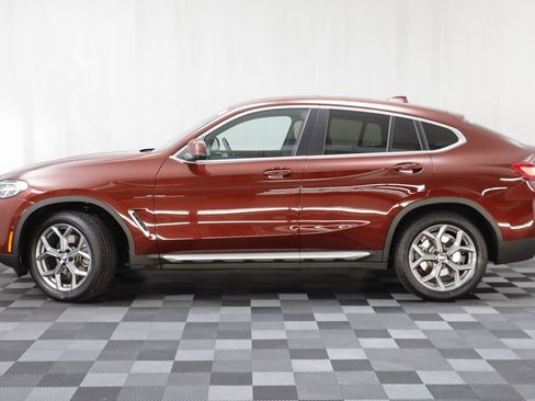 Certified 2025 BMW X4 xDrive30i image 4