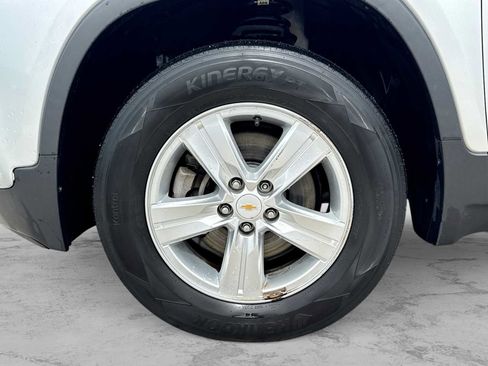 Used 2019 Chevrolet Trax LT w/ LT Convenience Package AWD/4WD image 13