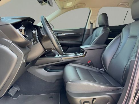 Used 2023 Buick Envision Essence image 16