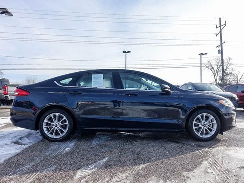 Used 2020 Ford Fusion SE image 10