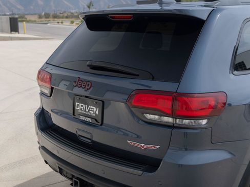 Used 2021 Jeep Grand Cherokee Trailhawk AWD/4WD image 9