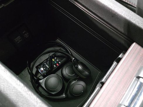 Used 2022 Honda Pilot Black Edition image 32