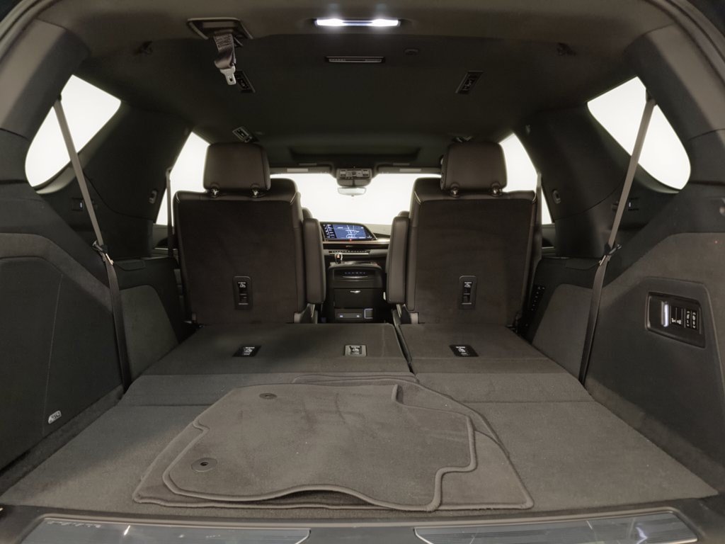Certified 2023 Cadillac Escalade Premium Luxury w/ Performance Package AWD/4WD image 28