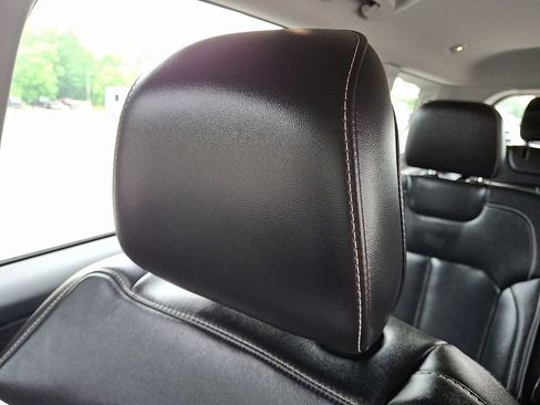 Used 2022 Jeep Grand Cherokee L Limited image 18