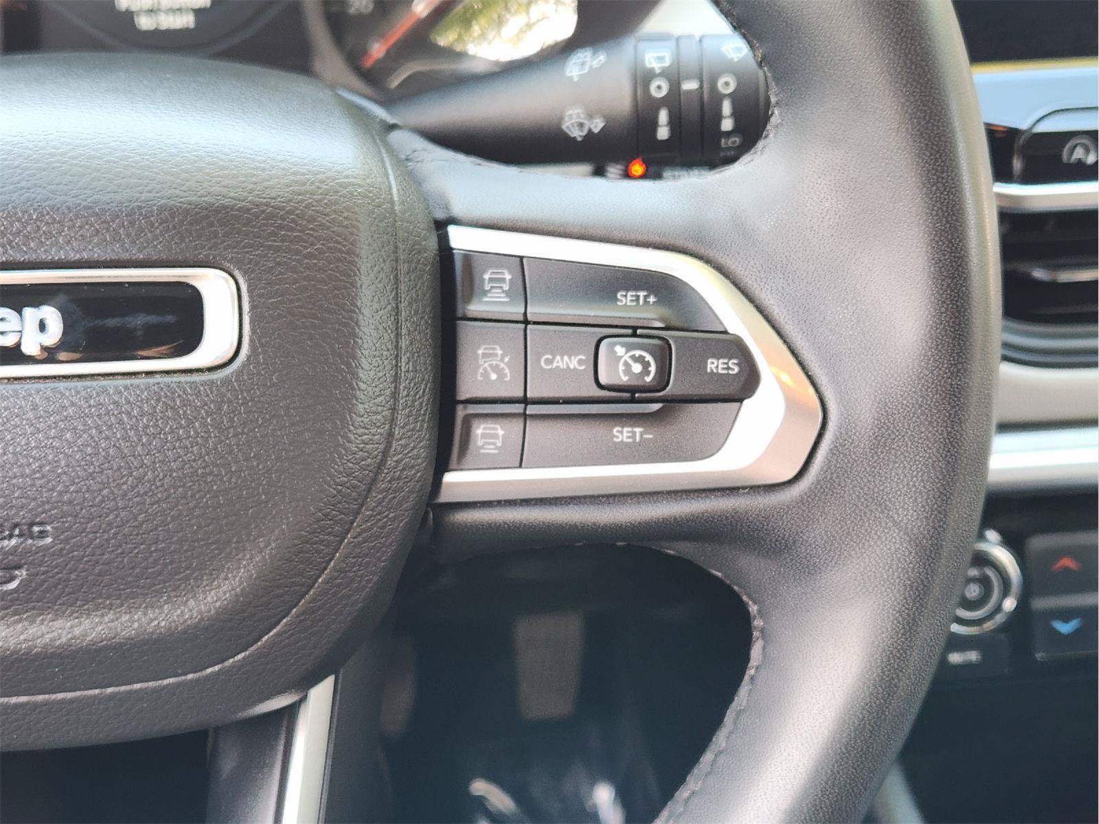 Used 2025 Jeep Compass Limited AWD/4WD image 29