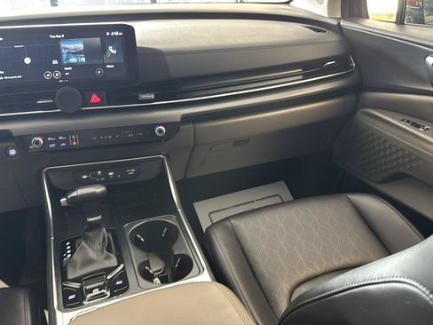 Used 2025 Kia Carnival SX FWD image 26