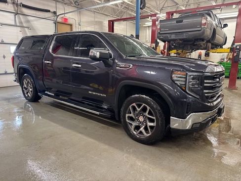 Used 2022 GMC Sierra 1500 SLT w/ SLT Premium Plus Package image 5