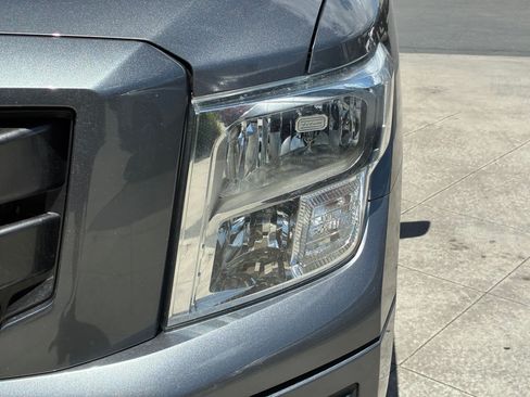 Used 2023 Nissan Titan SV AWD/4WD image 11
