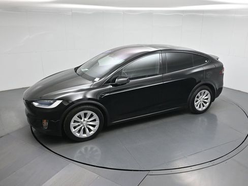 Used 2018 Tesla Model X 75D image 43