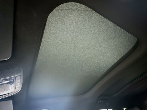 Used 2025 Mercedes-Benz GLB 250 4MATIC image 25