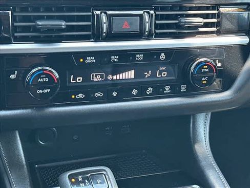 Certified 2025 Nissan Pathfinder SL FWD image 25