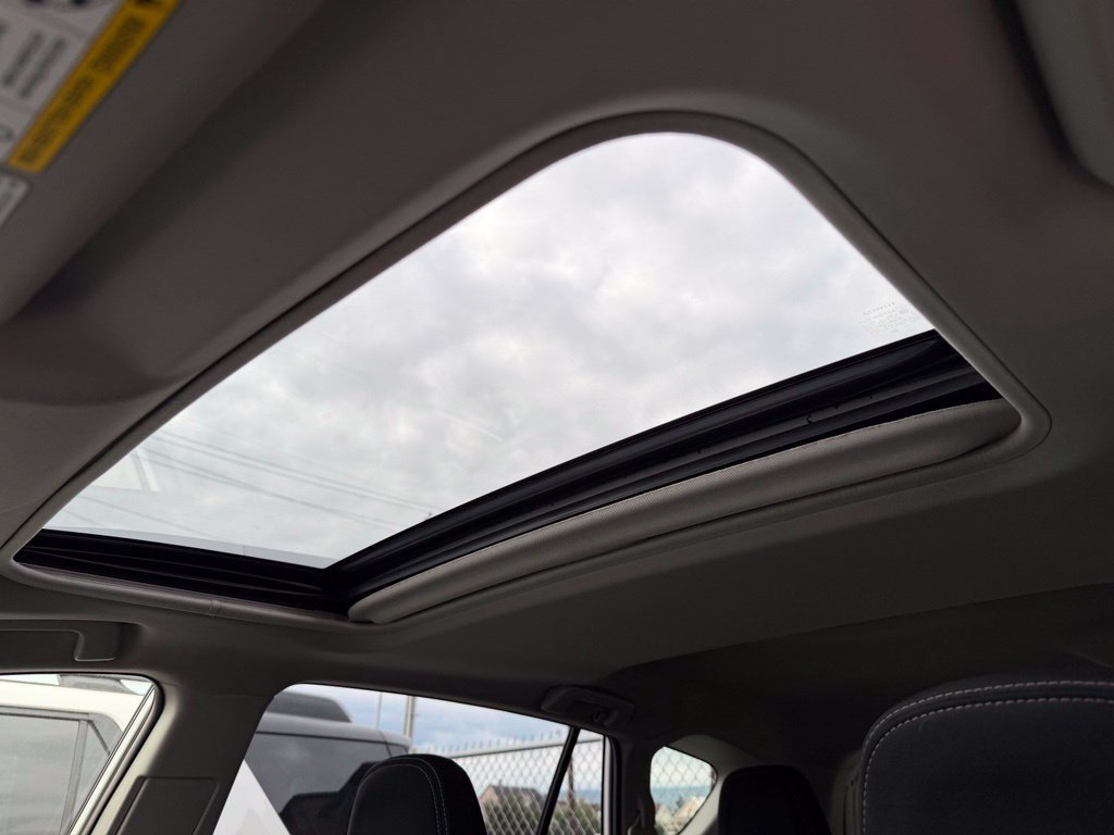 Used 2015 Toyota RAV4 XLE AWD/4WD image 3
