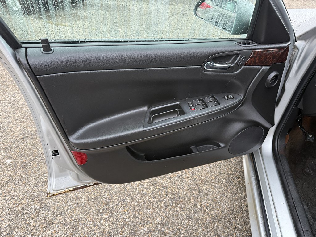 Used 2012 Chevrolet Impala LT w/ LT Sunroof Package FWD image 11