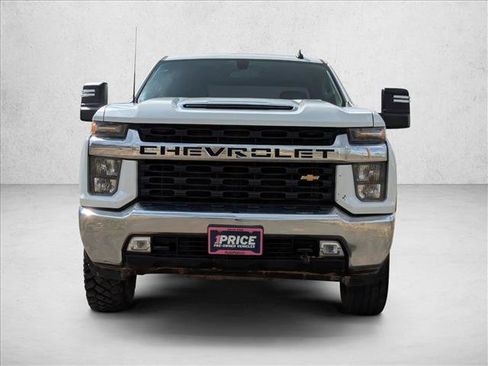 Used 2022 Chevrolet Silverado 2500 LT w/ Convenience Package AWD/4WD image 2