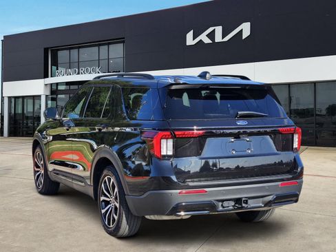 Used 2025 Ford Explorer ST-Line RWD image 5