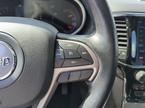 Used 2020 Jeep Grand Cherokee Altitude image 23