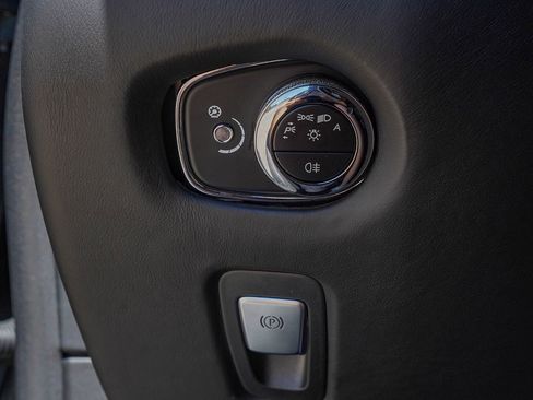 Used 2019 Aston Martin DBS Superleggera RWD image 33