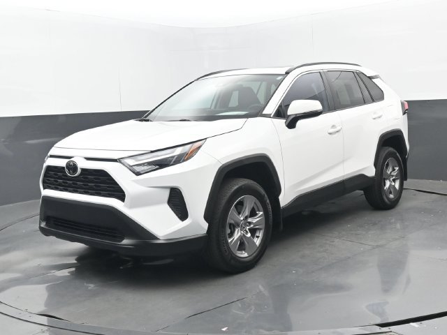 Used 2024 Toyota RAV4 XLE FWD image 22