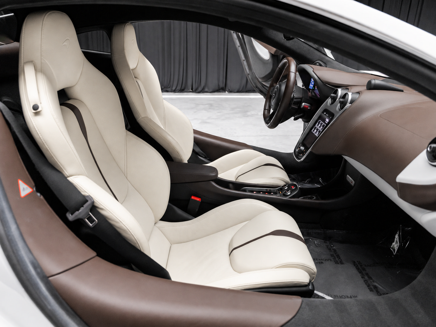 Used 2016 McLaren 570S Coupe RWD image 3