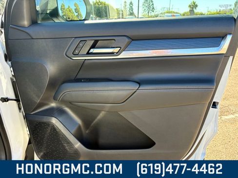 Used 2025 GMC Terrain Elevation image 22