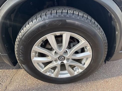Certified 2020 Nissan Rogue SV image 34