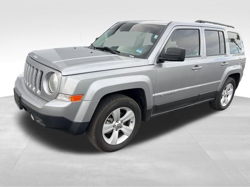 Used 2016 Jeep Patriot Latitude image 9